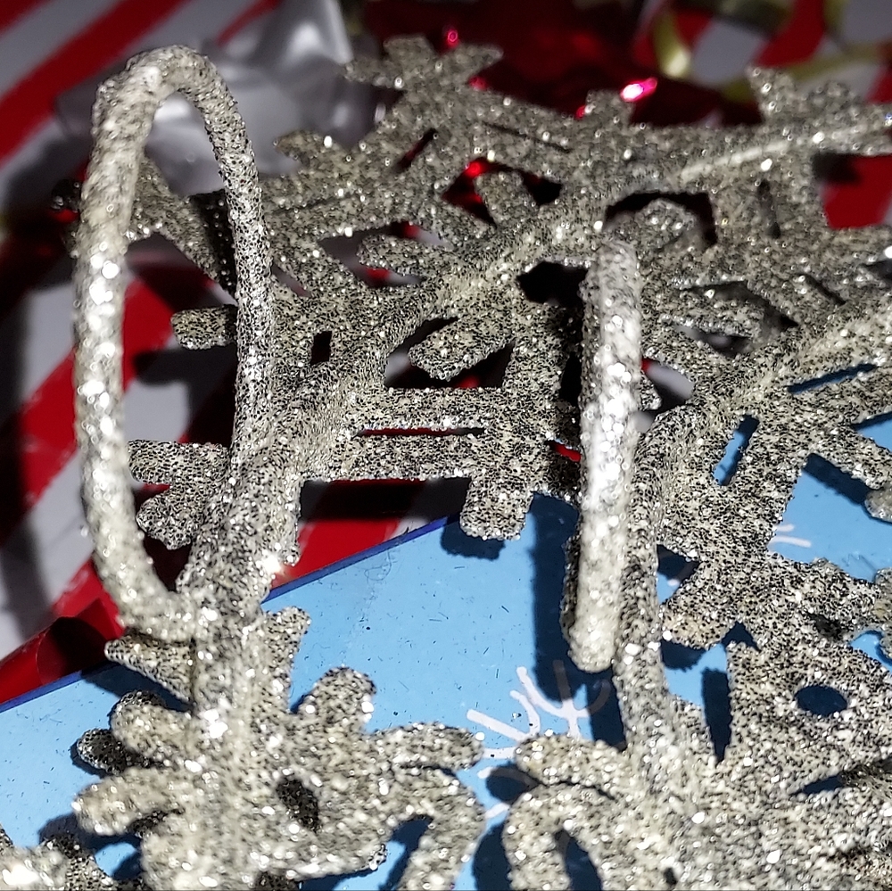 3 D Silver Snowflake Tree Topper 12"×12" . Pic Doesn't Do It Justice. Beautiful - Picture 10 of 12